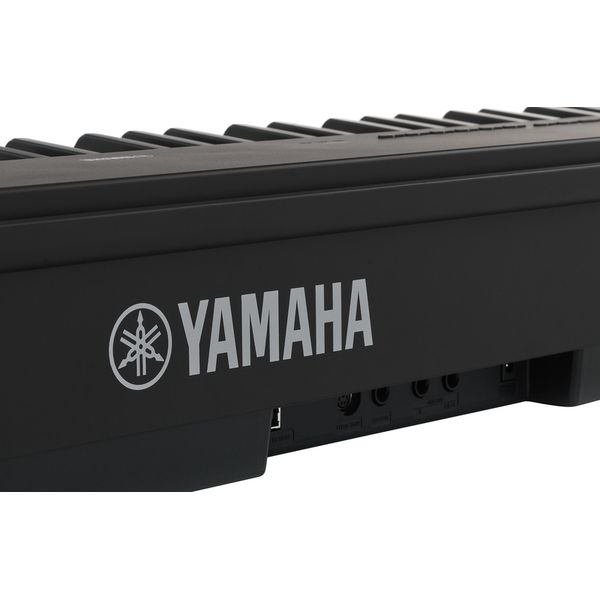 Yamaha P-225 B